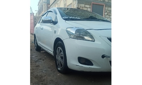 يارس 2012 Yaris