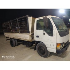 دينا 2004 Isuzu