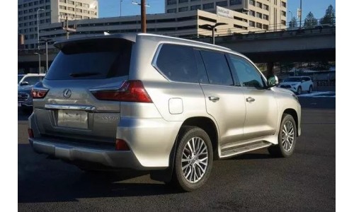 Selling my 2021 lexus lx 570 gcc gulf specs